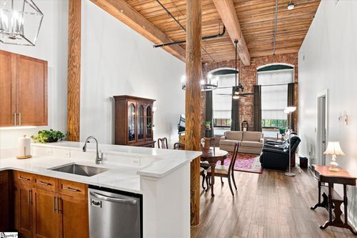 305-400 Mills Ave, Greenville, SC, 29605-4185 | Card Image