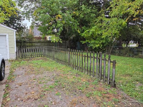 1917 Court St, Saginaw, MI, 48602-3702 | Card Image