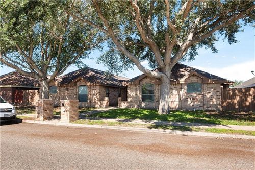 933 English Ave, Edinburg, TX, 78541-2663 | Card Image