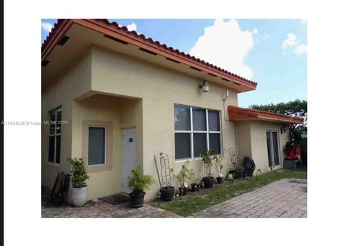 0-2577 Ne 184th Ter, North Miami Beach, FL, 33160-2040 | Card Image