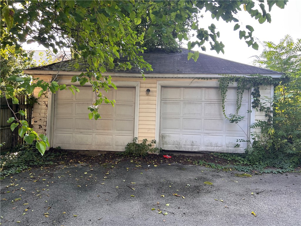 Residential in Indiana Boro 4
