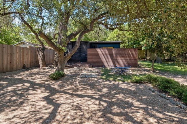 503 E Live Oak St, House other with 3 bedrooms, 1 bathrooms and 2 parking in Austin TX | Image 6