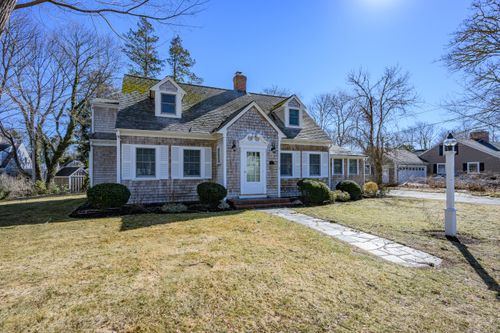 122 Park Ave, Centerville, MA, 02632-3426 | Card Image