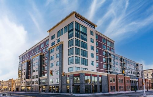 18 Ward St, Bloomfield, NJ, 07003-2518 | Card Image