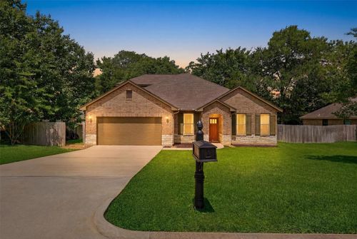 205 Kings Point St, Montgomery, TX, 77356-5873 | Card Image