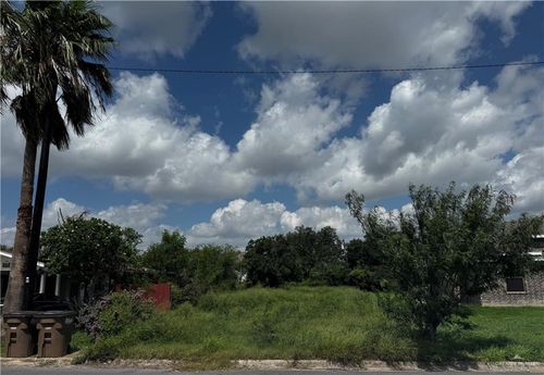 523 N 12th St, Donna, TX, 78537-2809 | Card Image