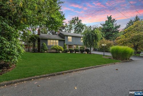 87 Greenbrook Pl, Park Ridge, NJ, 07656-1809 | Card Image