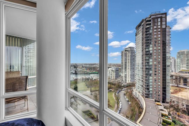 1803 - 1438 Richards Street, Condo with 2 bedrooms, 2 bathrooms and 2 parking in Vancouver BC | Image 22