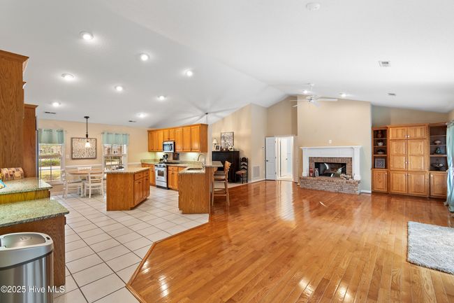 618 Oyster Bay Dr, House other with 3 bedrooms, 4 bathrooms and 2 parking in Sunset Beach NC | Image 7