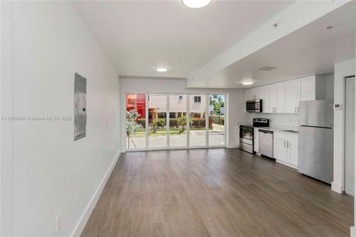 106-1620 Nw 18th St, Miami, FL, 33125-2433 | Card Image