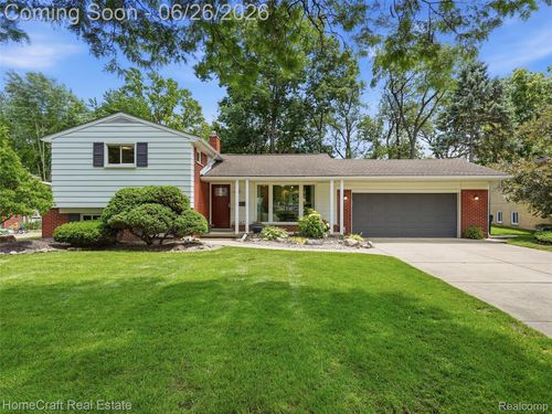 42047 Clemons Dr, Plymouth, MI, 48170-2608 | Card Image