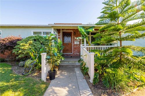 14300 Grammar Pl, Panorama City, CA, 91402-3130 | Card Image