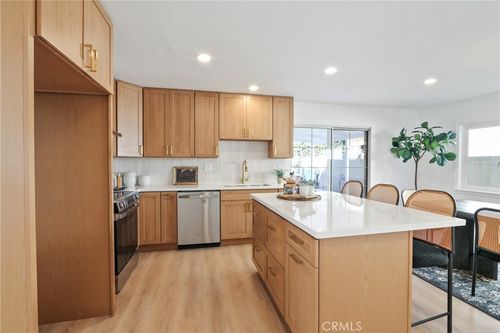 5633 Lakia Dr, Cypress, CA, 90630-5515 | Card Image