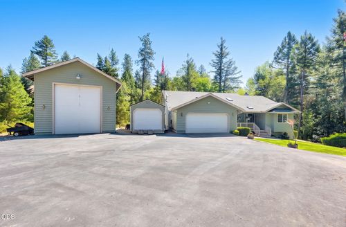 141 N Lappland Drive, Grants Pass, OR, 97527 | Card Image