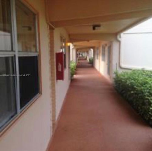 0-627 Saxony N, Delray Beach, FL, 33446-1056 | Card Image