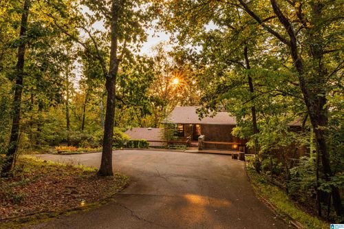 1784 Shades Crest Rd, Vestavia Hills, AL, 35216-1720 | Card Image