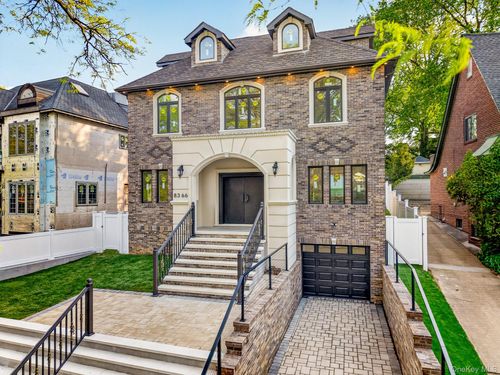 8366 Charlecote Ridge, New York, NY, 11432 | Card Image