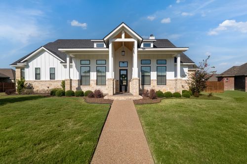 612 Sienna Bend Trl, McGregor, TX, 76657-3838 | Card Image