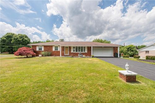 112 Charles Dr, ALLENTOWN, PA, 18104-9427 | Card Image