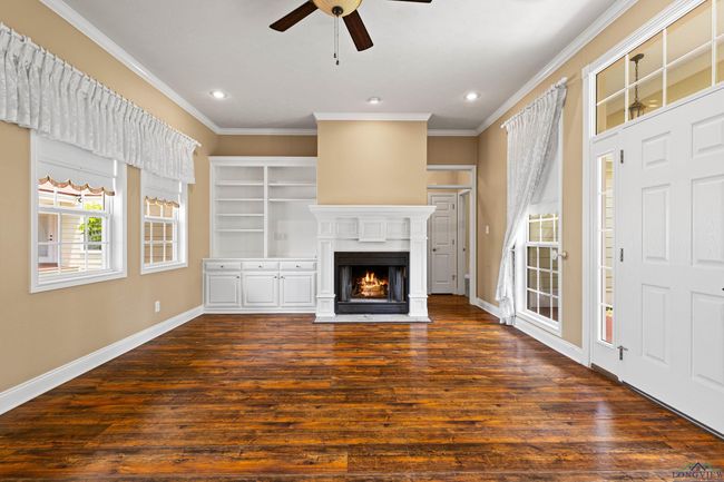 411 W Austin St, House other with 3 bedrooms, 2 bathrooms and null parking in Jefferson TX | Image 7