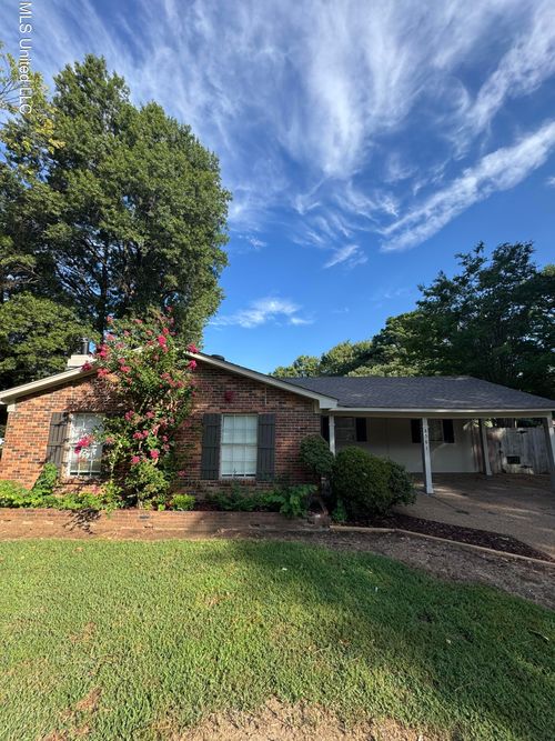 8561 Woodbine Dr, Southaven, MS, 38671-3322 | Card Image