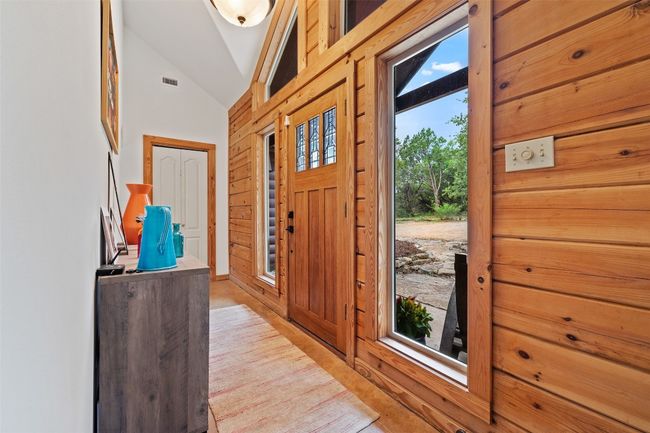 Entrance foyer | Image 9