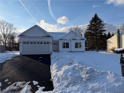 8045 Thurston Dr, Cicero, NY, 13039-9033 | Card Image