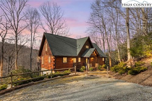 387 New Homestead Dr, Vilas, NC, 28692 | Card Image