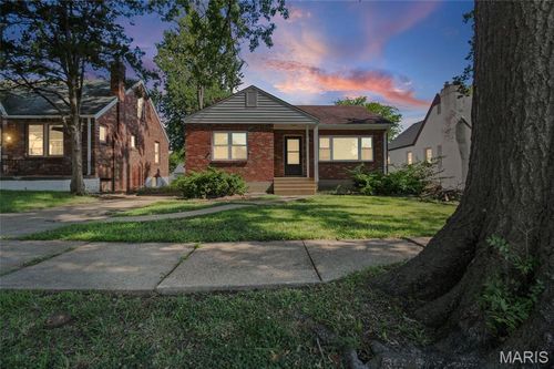 6949 Melrose Ave. Avenue, University City, MO, 63130 | Card Image