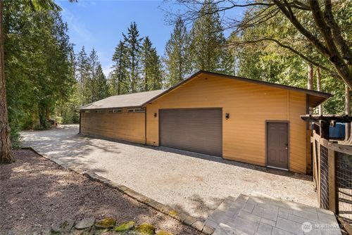 27422 Se 236th St, Maple Valley, WA, 98038-6760 | Card Image
