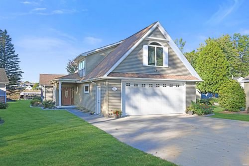 531 E Lake View Rd, Syracuse, IN, 46567-9437 | Card Image