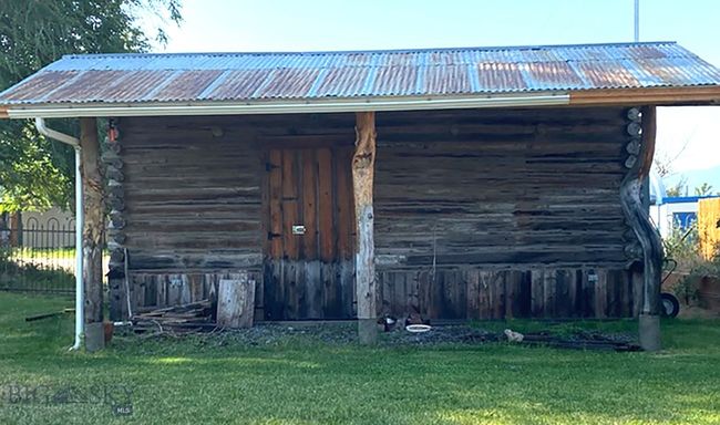 Williams Cabin outside | Image 18