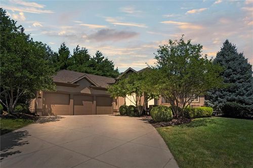 10220 N Prospect Ave, Kansas City, MO, 64155-8531 | Card Image