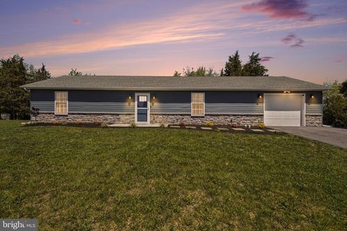 4313 Percy Ave, CHAMBERSBURG, PA, 17202-9144 | Card Image