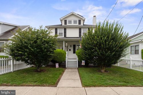 8 Illinois Ave, BURLINGTON TOWNSHIP, NJ, 08016-1118 | Card Image