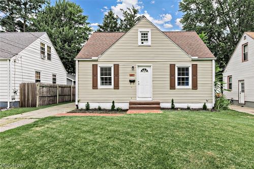 1237 Crescent Dr, Painesville, OH, 44077-1807 | Card Image