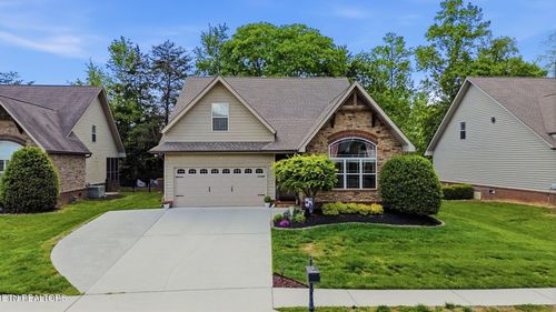 8309 Shoregate Ln, Knoxville, TN, 37938-7402 | Card Image