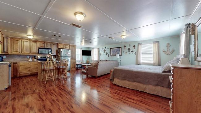 954 Palmetto Dr, House other with 1 bedrooms, 2 bathrooms and 1 parking in Crystal Beach TX | Image 14