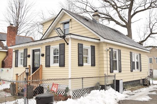 34 Ina St, Springfield, MA, 01109-2634 | Card Image