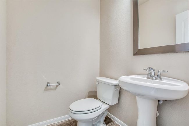 Guest Hall bathroom downstairs | Image 30