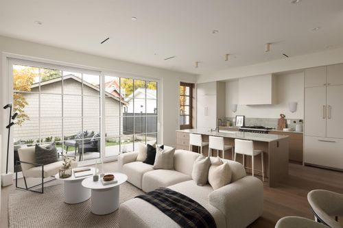 {{alt}} | Card Image