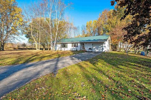 W4716 Apple Lane, GROVER, WI, 54143 | Card Image
