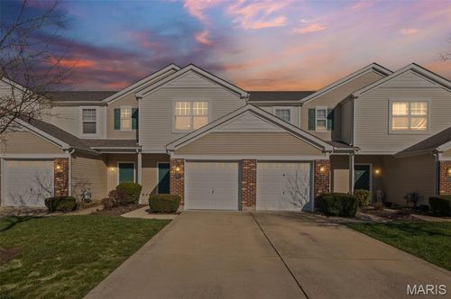 2067 Celebration Park Cir, Belleville, IL, 62220-3270 | Card Image