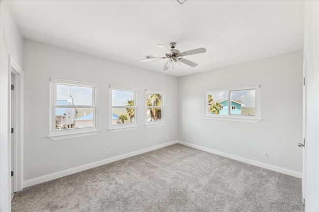 138 Isles End Rd, House other with 4 bedrooms, 3 bathrooms and 2 parking in Tiki Island TX | Image 18