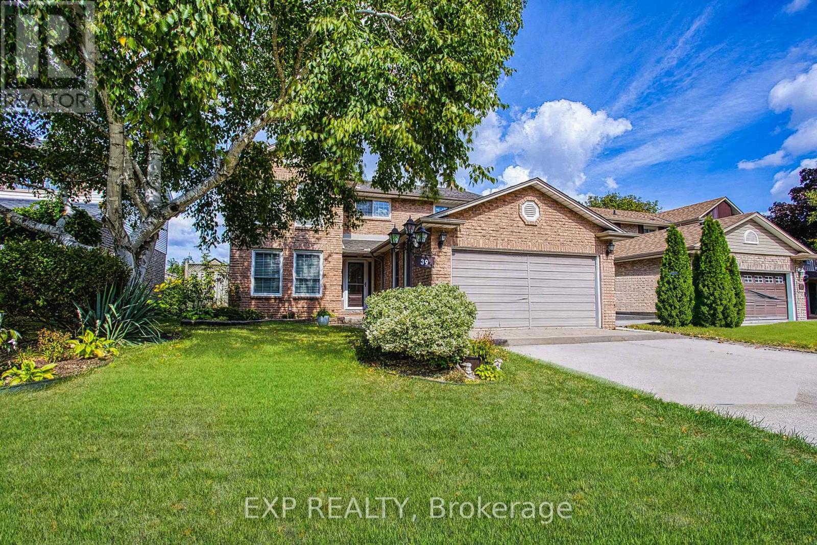 Residential in Hamilton (Stoney Creek Mountain)