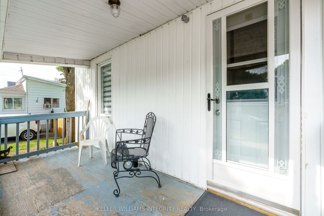 325 Belmont St, House other with 2 bedrooms, 1 bathrooms and 1 parking in Cornwall ON | Image 4