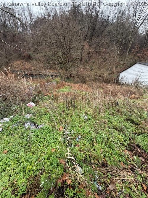 43 Gaines St, Montgomery, WV, 25136-2428 | Card Image