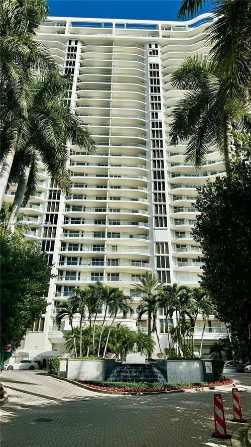 2809-7000 Island Boulevard, Aventura, FL, 33160 | Card Image