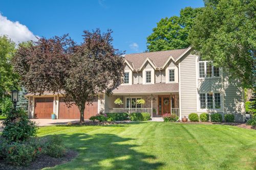 W168N10307 Wildrose Ln, Germantown, WI, 53022-4797 | Card Image