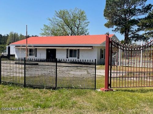 17838 Nc 131 Hwy, Bladenboro, NC, 28320-6008 | Card Image